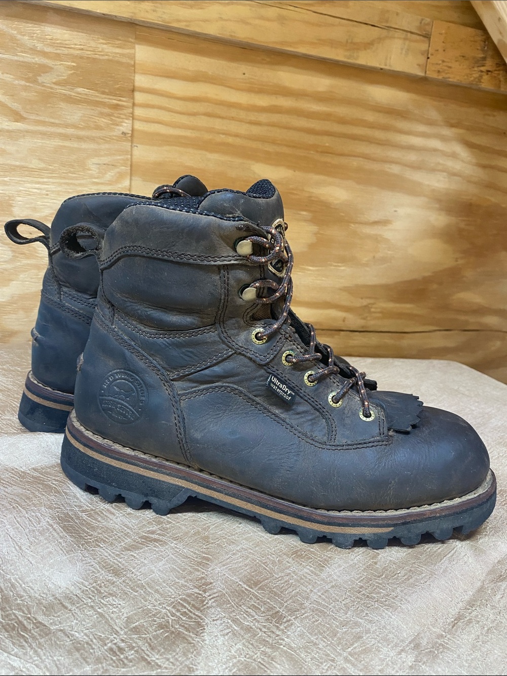 Red Wing Irish Setter Shoes Dark Brown Leather Work Boots Quality tough rugged